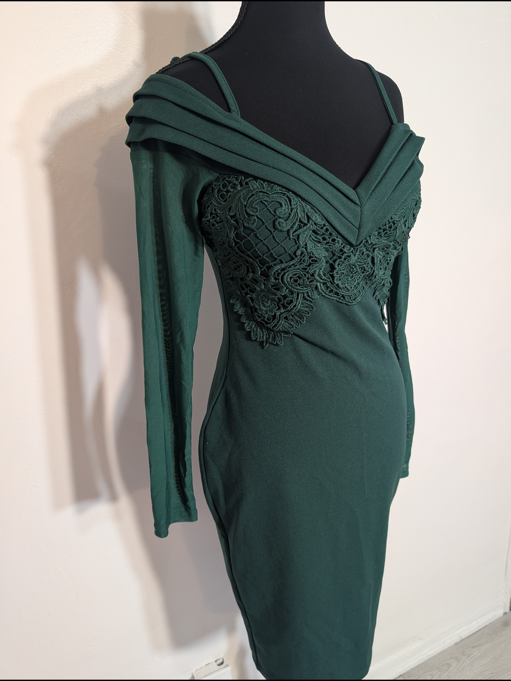 Bundle 3/$20 Elegant Off-Shoulder Green Lace-Detail Bodycon Dress